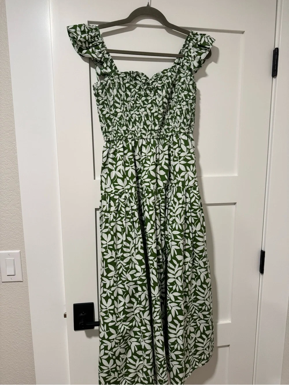 Abercrombie & Fitch Green and White Leaf-Print Maxi Sundress